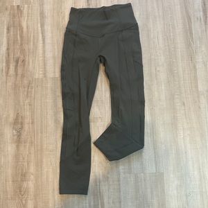 Lululemon Crop Leggings (4) NWOT